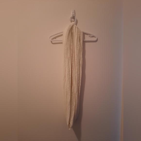 Elegant Infinity Scarf - Picture 2 of 6